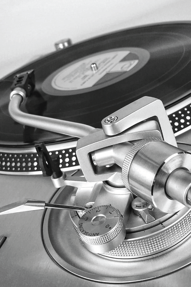 640x960-DJ